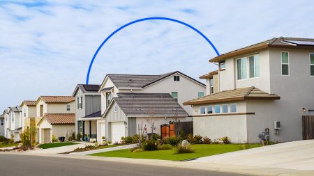 Survey: More Americans Are Reluctant To List Their Homes, Even If Rates Drop