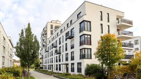 Best REIT ETFs: Top Real Estate Funds For Investors