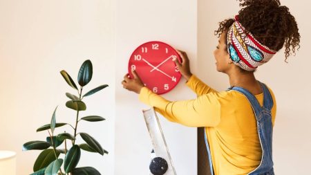 How a Financial Advisor Can Help You Reach Your Goals in 2025